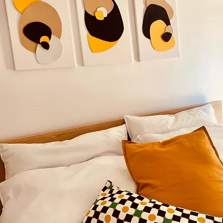Casa Carlotta A *